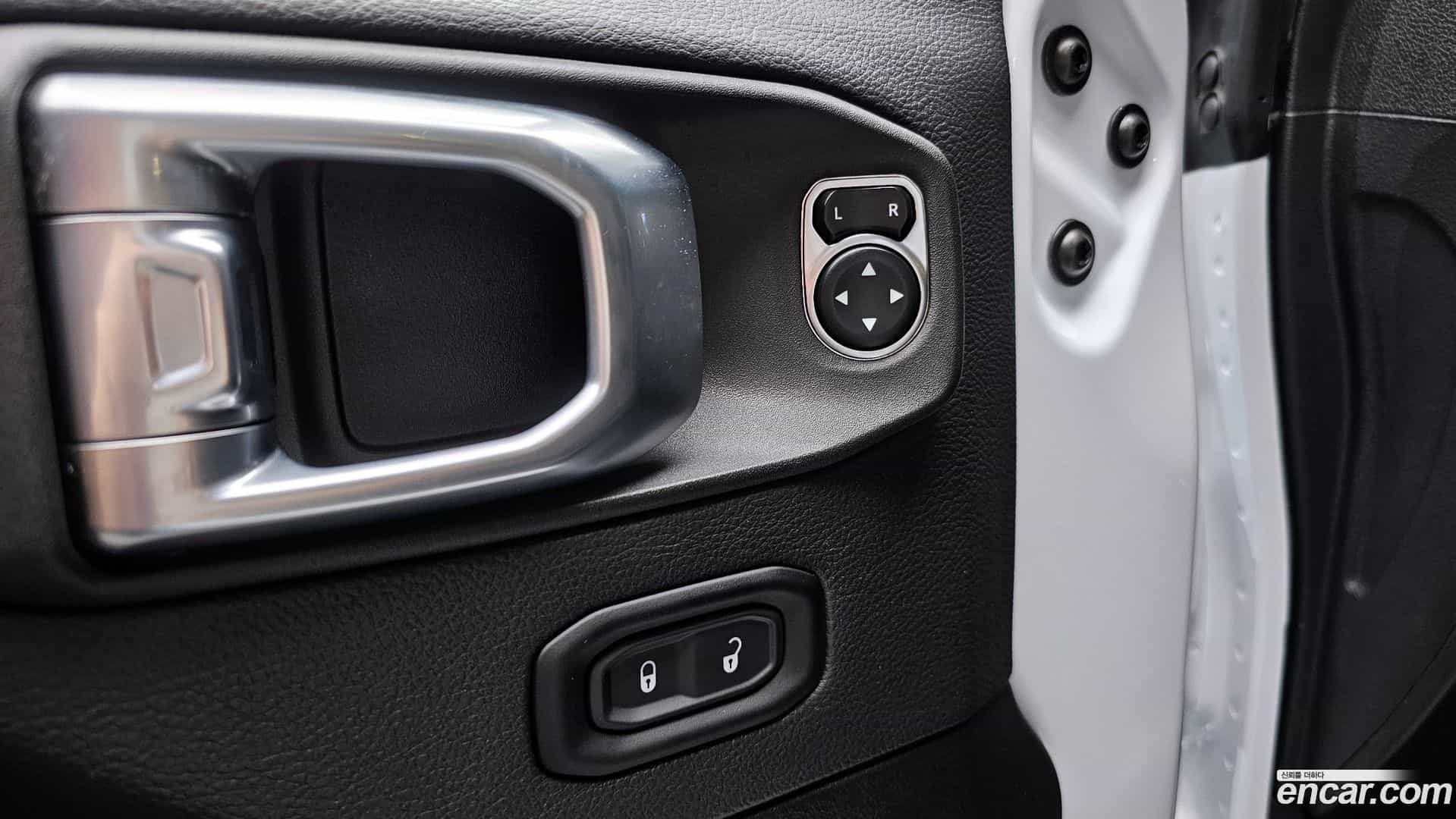 Wrangler Jeep 2021.6-OPTION-040