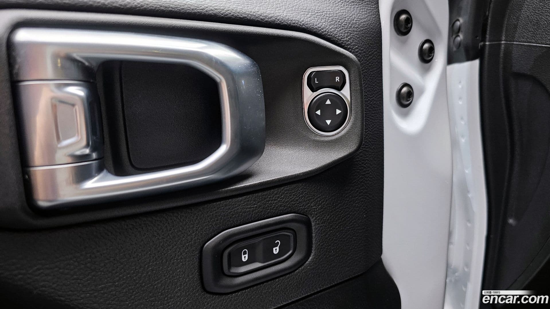 Main__Slider__Photo:Wrangler Jeep 2021.6-26