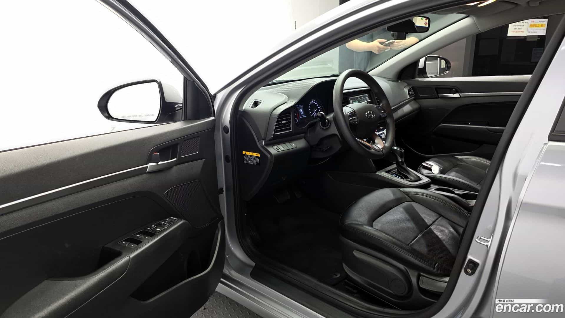 AVANTE Hyundai 2020.2-INNER-010