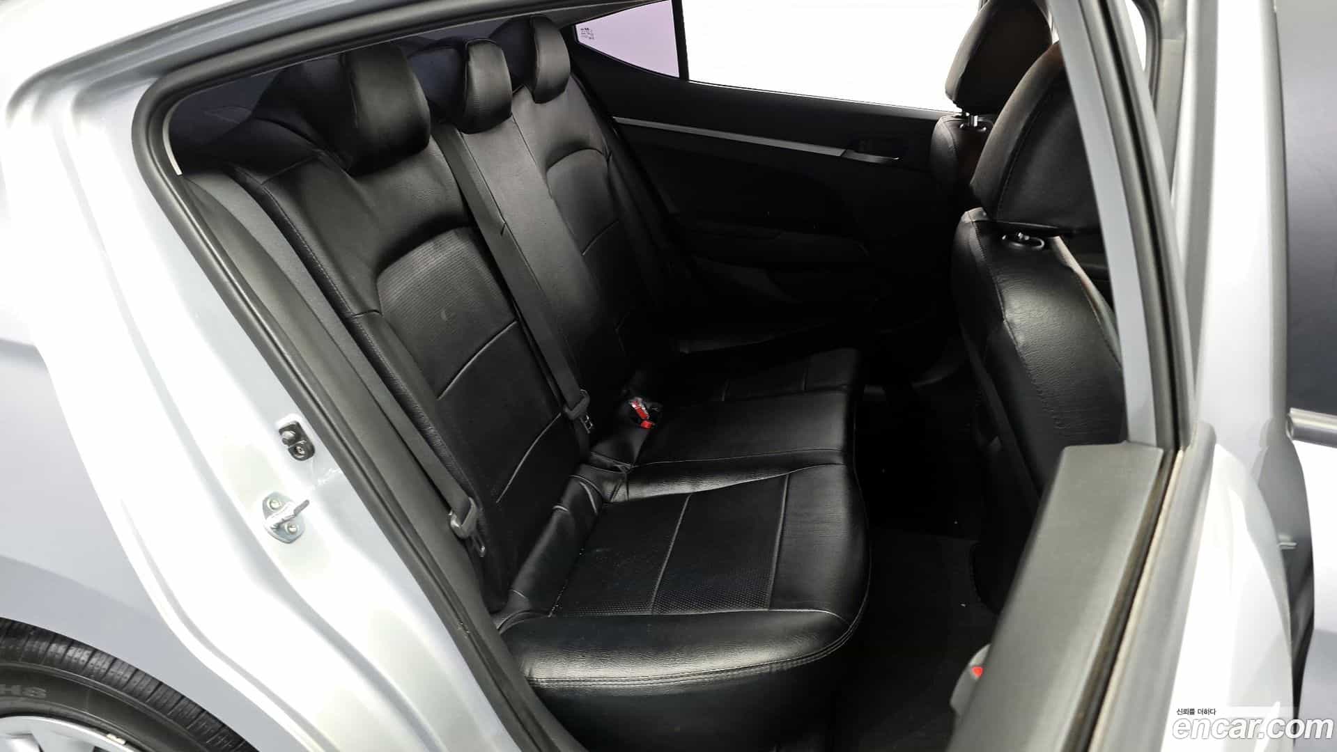 AVANTE Hyundai 2020.2-OPTION-016