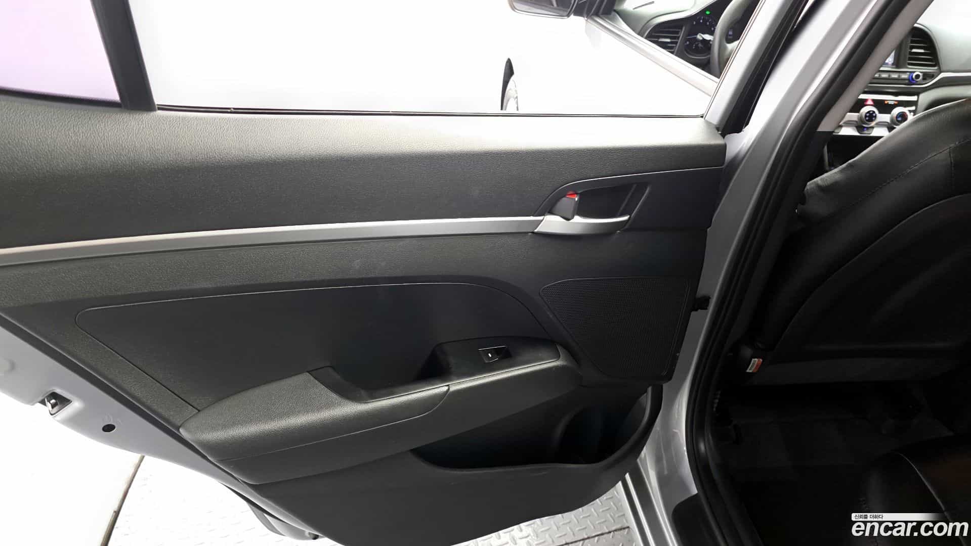 AVANTE Hyundai 2020.2-INNER-035