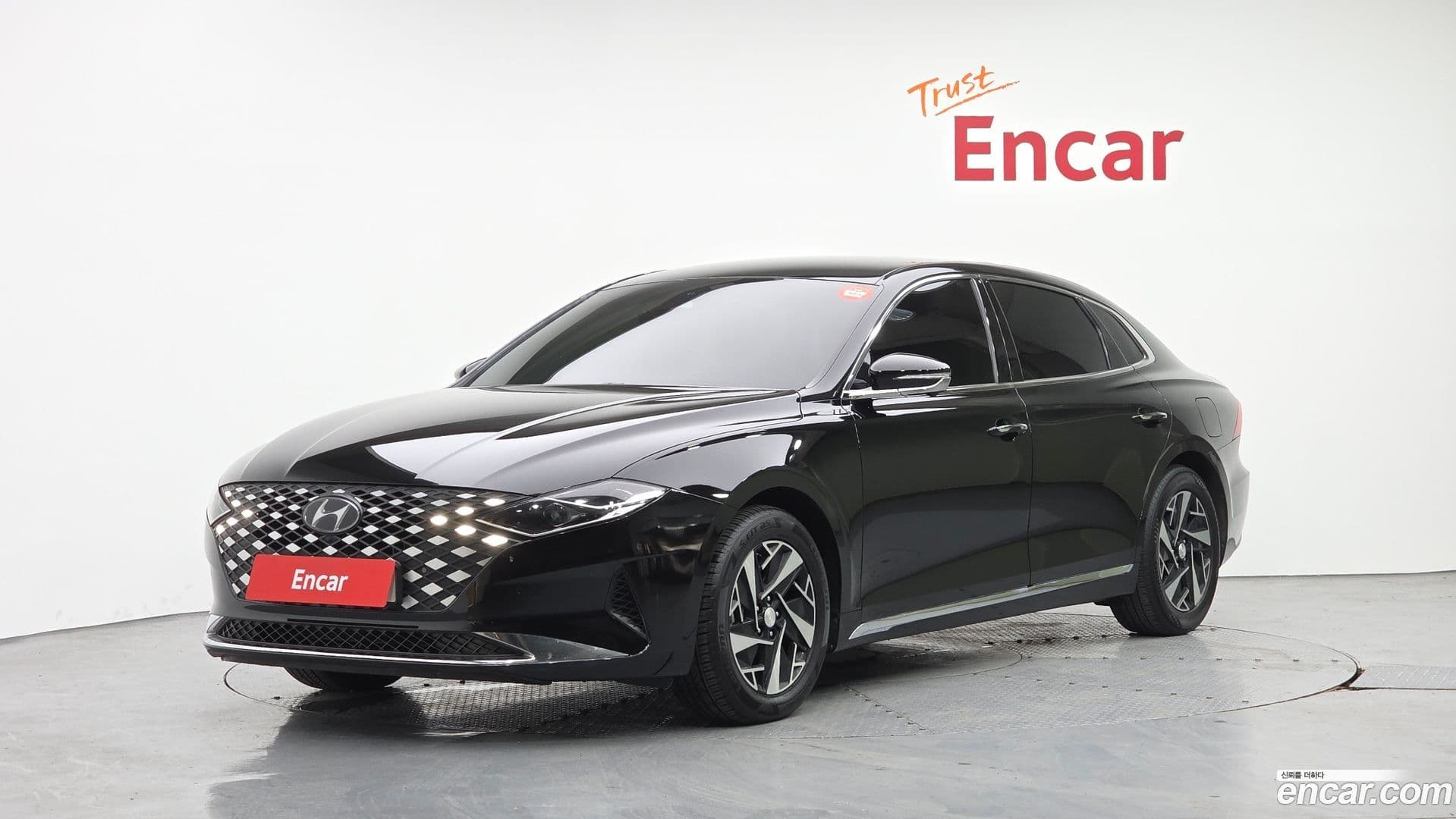 Main__Slider__Photo:Grandeur Hyundai 2022.5-0