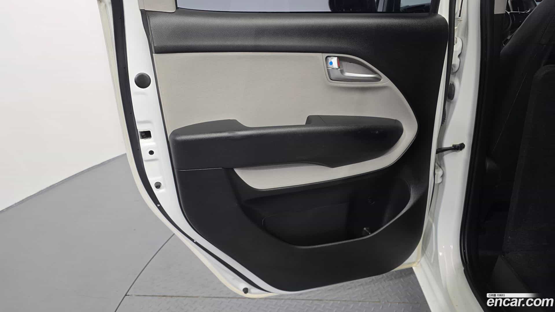 RAY Kia 2022.1-INNER-035