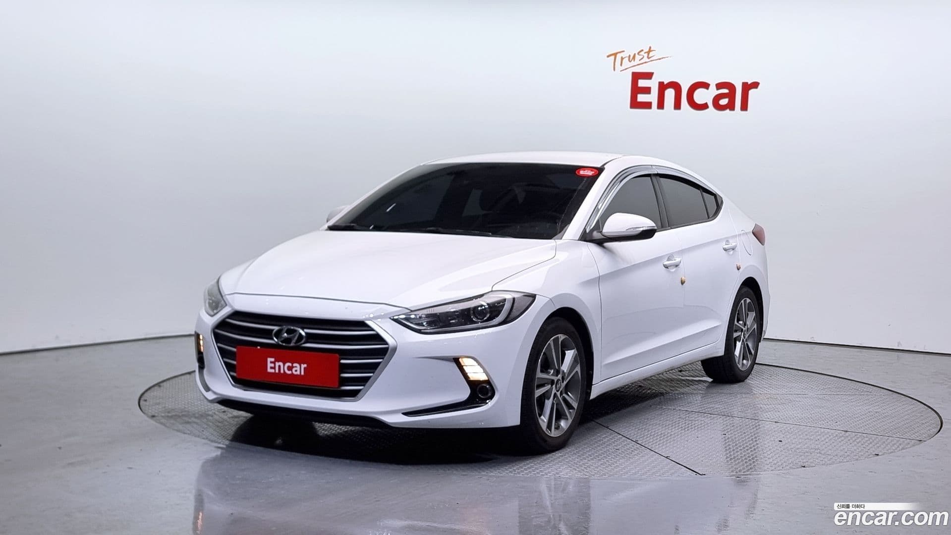 Main__Slider__Photo:AVANTE Hyundai 2017.8-0