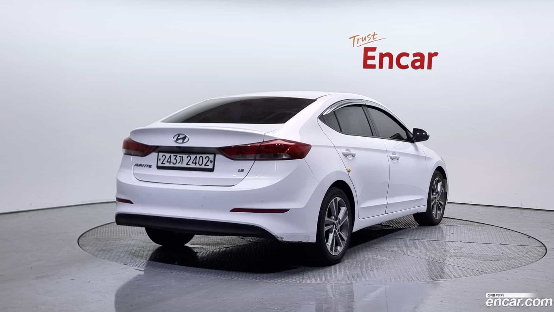 AVANTE Hyundai 2017.8-OUTER-002