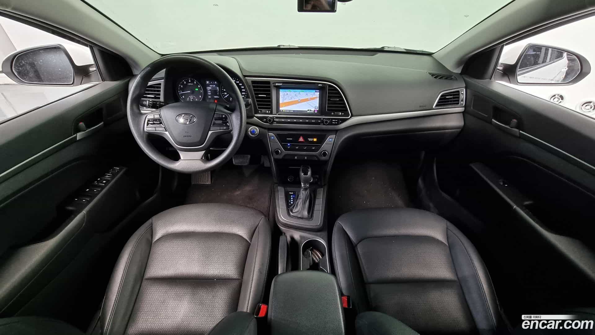 AVANTE Hyundai 2017.8-INNER-007