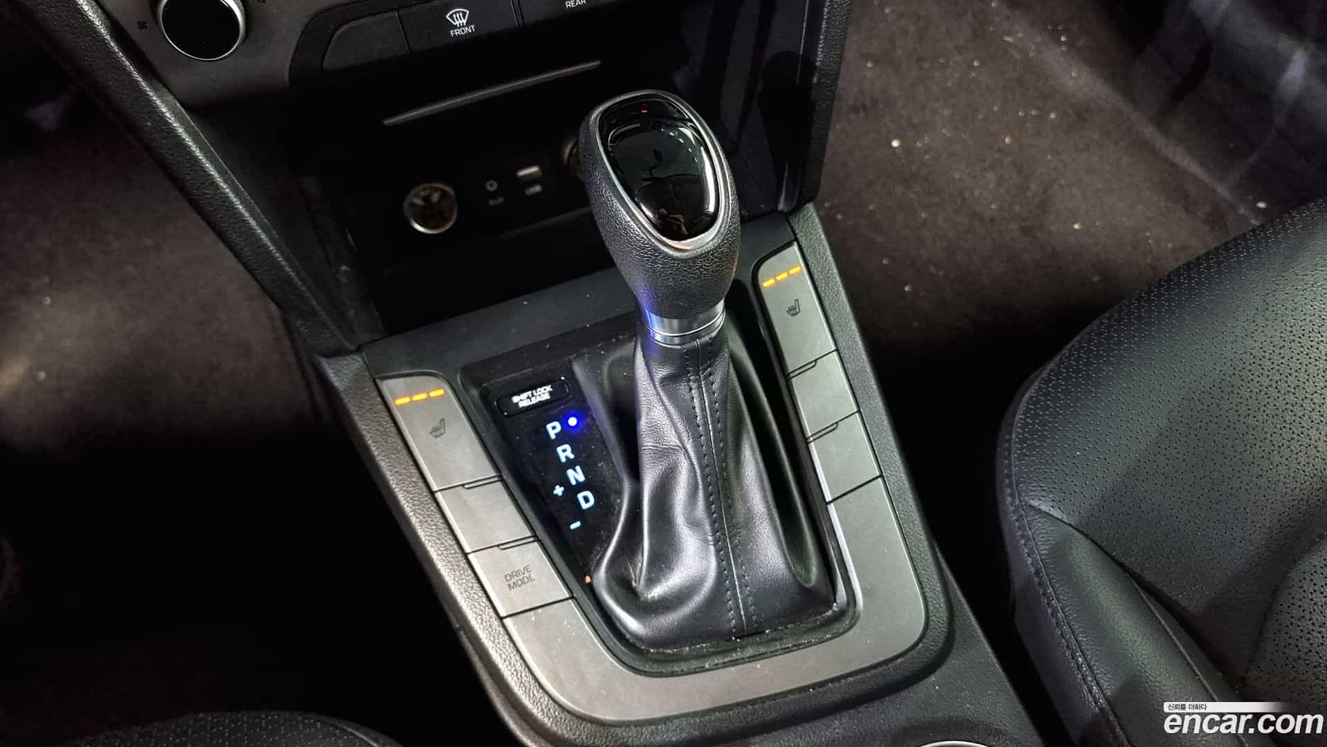AVANTE Hyundai 2017.8-INNER-009