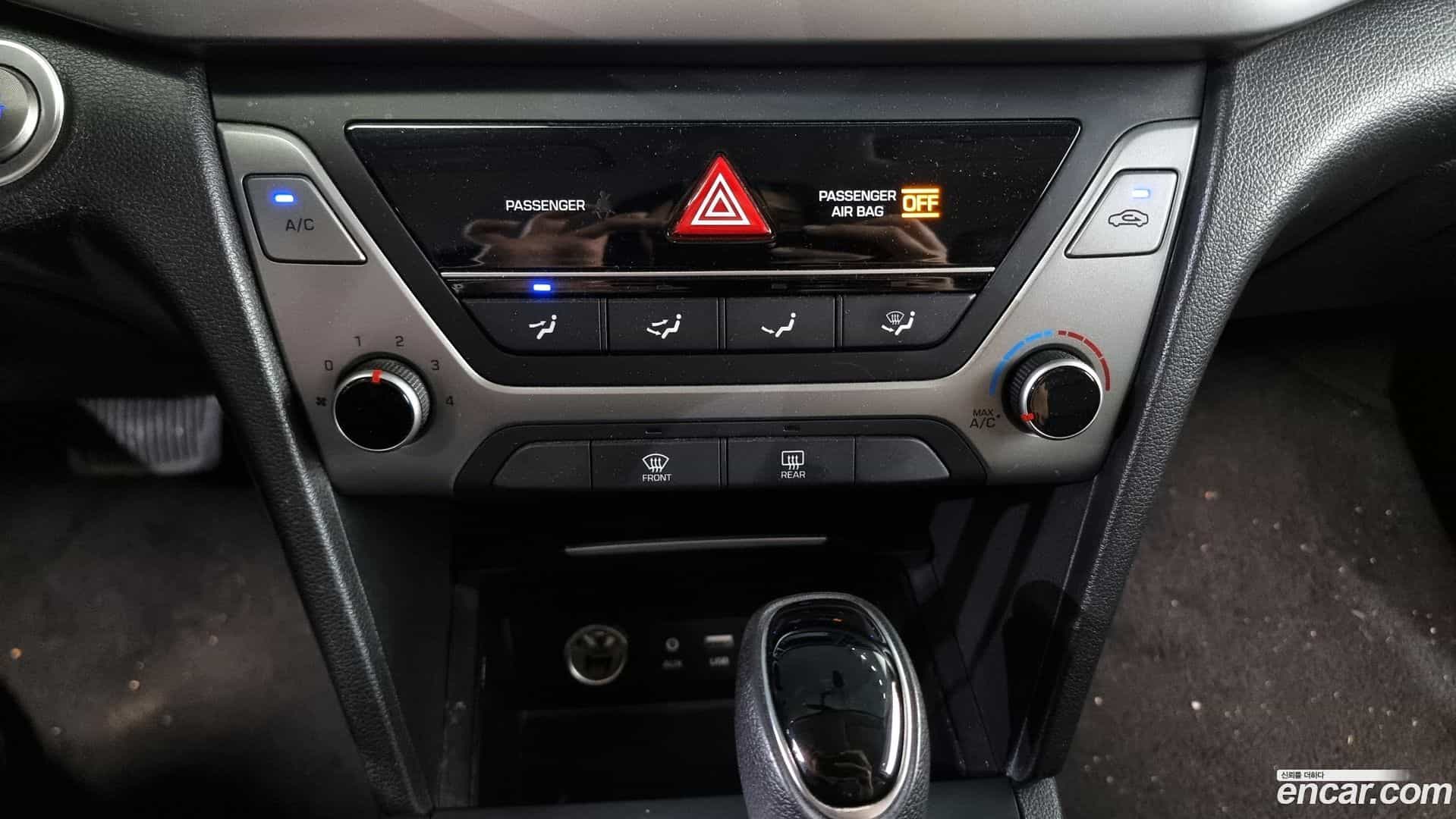 AVANTE Hyundai 2017.8-OPTION-044