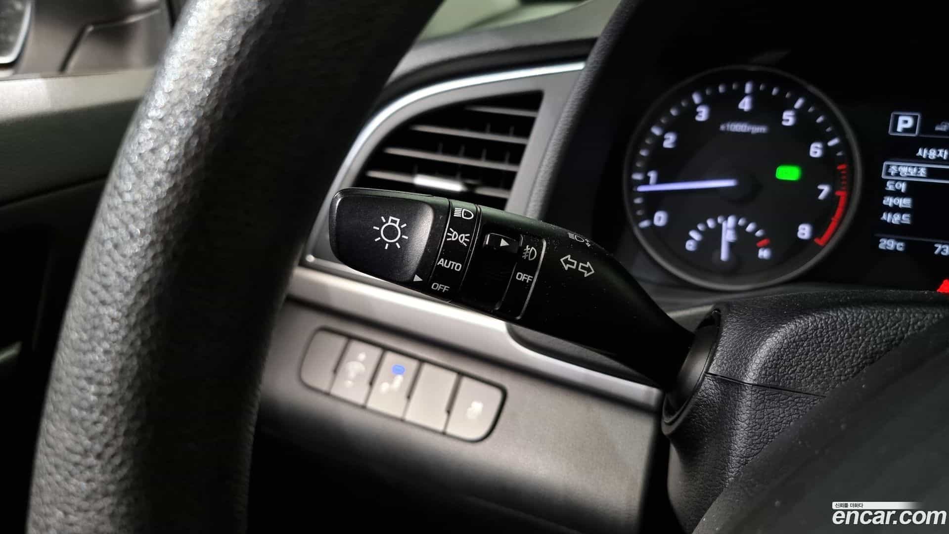 AVANTE Hyundai 2017.8-OPTION-047