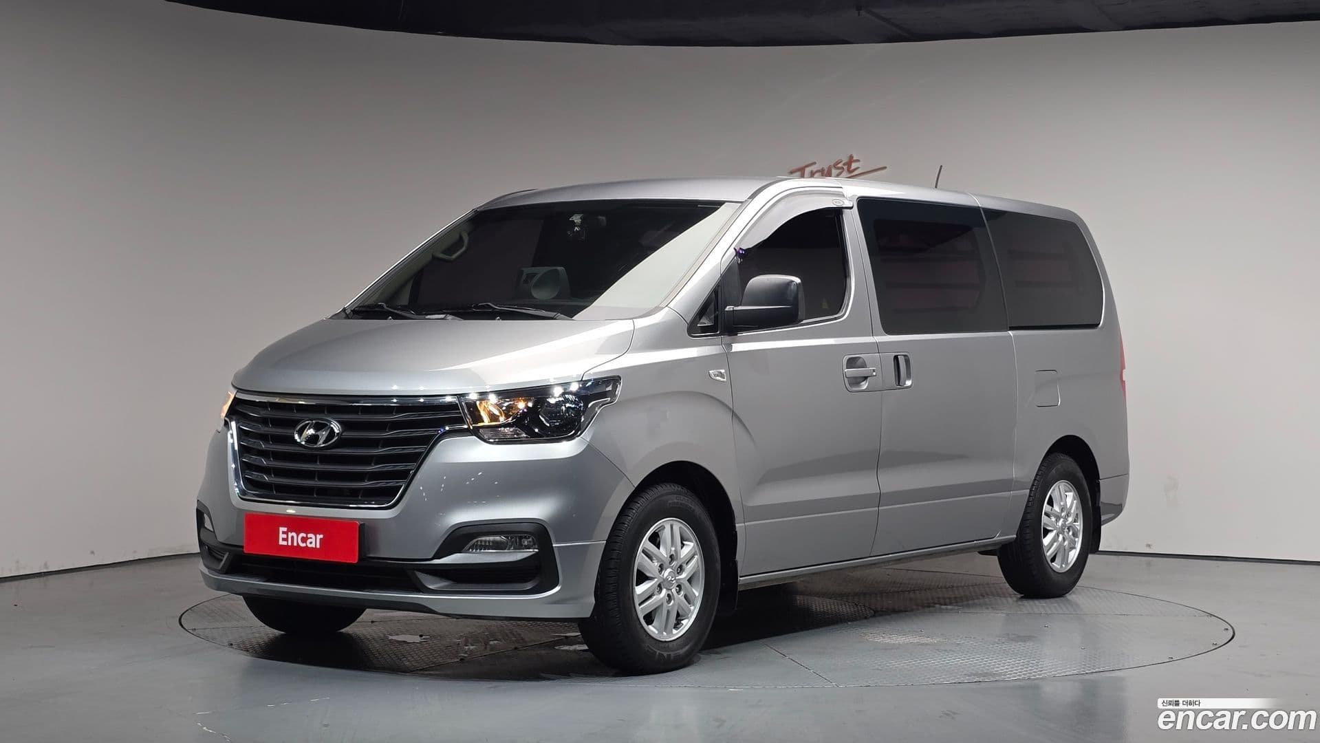 Main__Slider__Photo:Starex Hyundai 2018.8-0