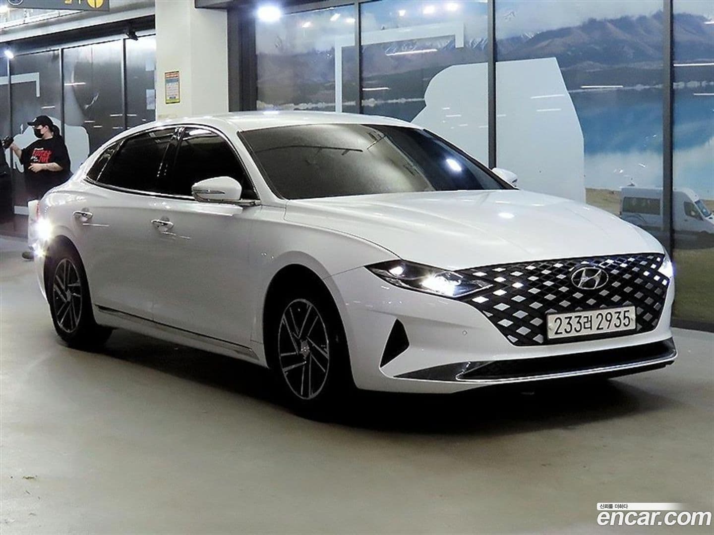 Main__Slider__Photo:Grandeur Hyundai 2020.3-0