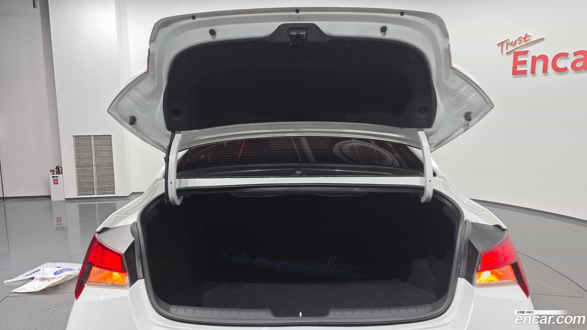 AVANTE Hyundai 2023.8-OPTION-024