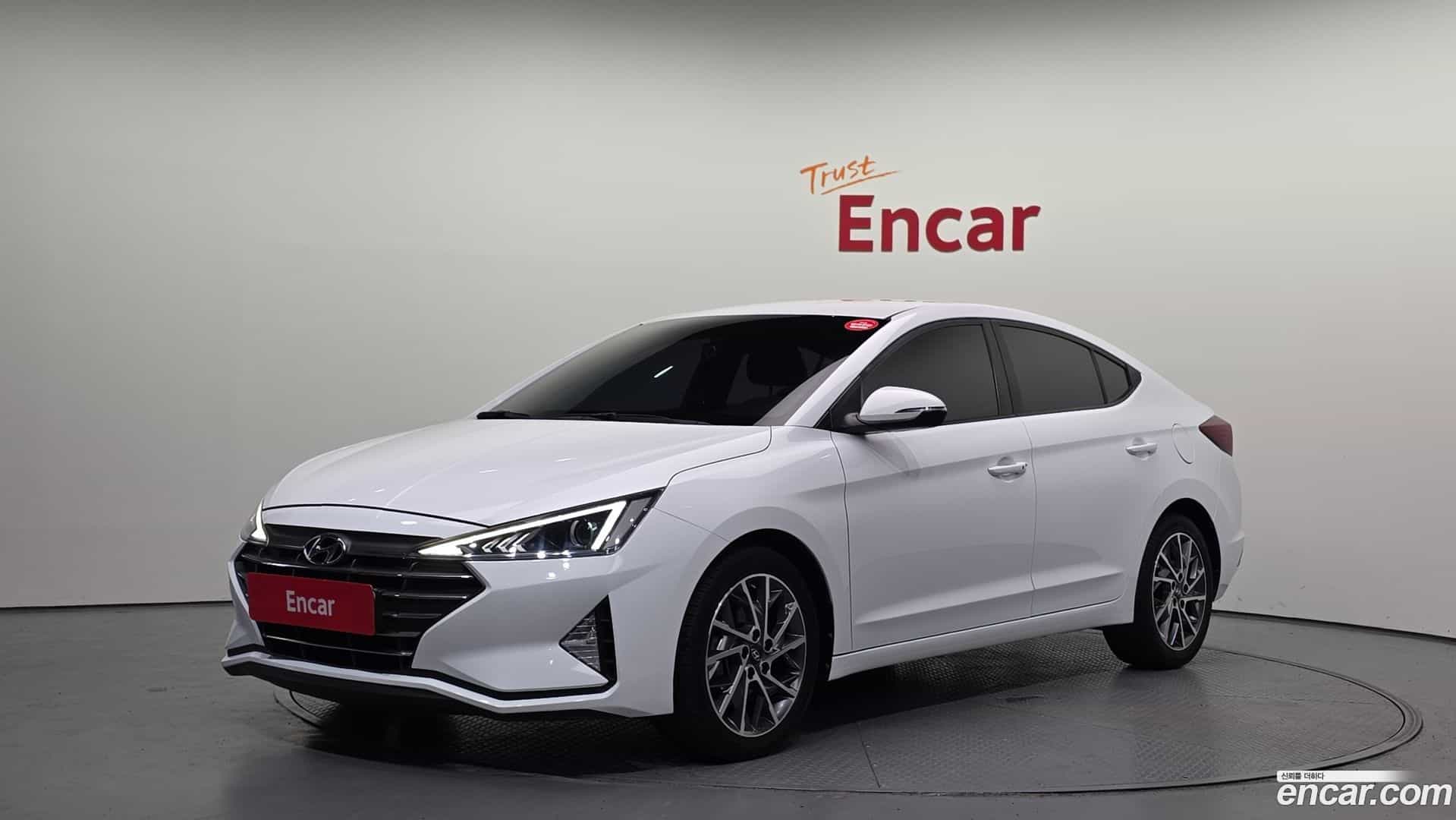AVANTE Hyundai 2019.6-OUTER-001