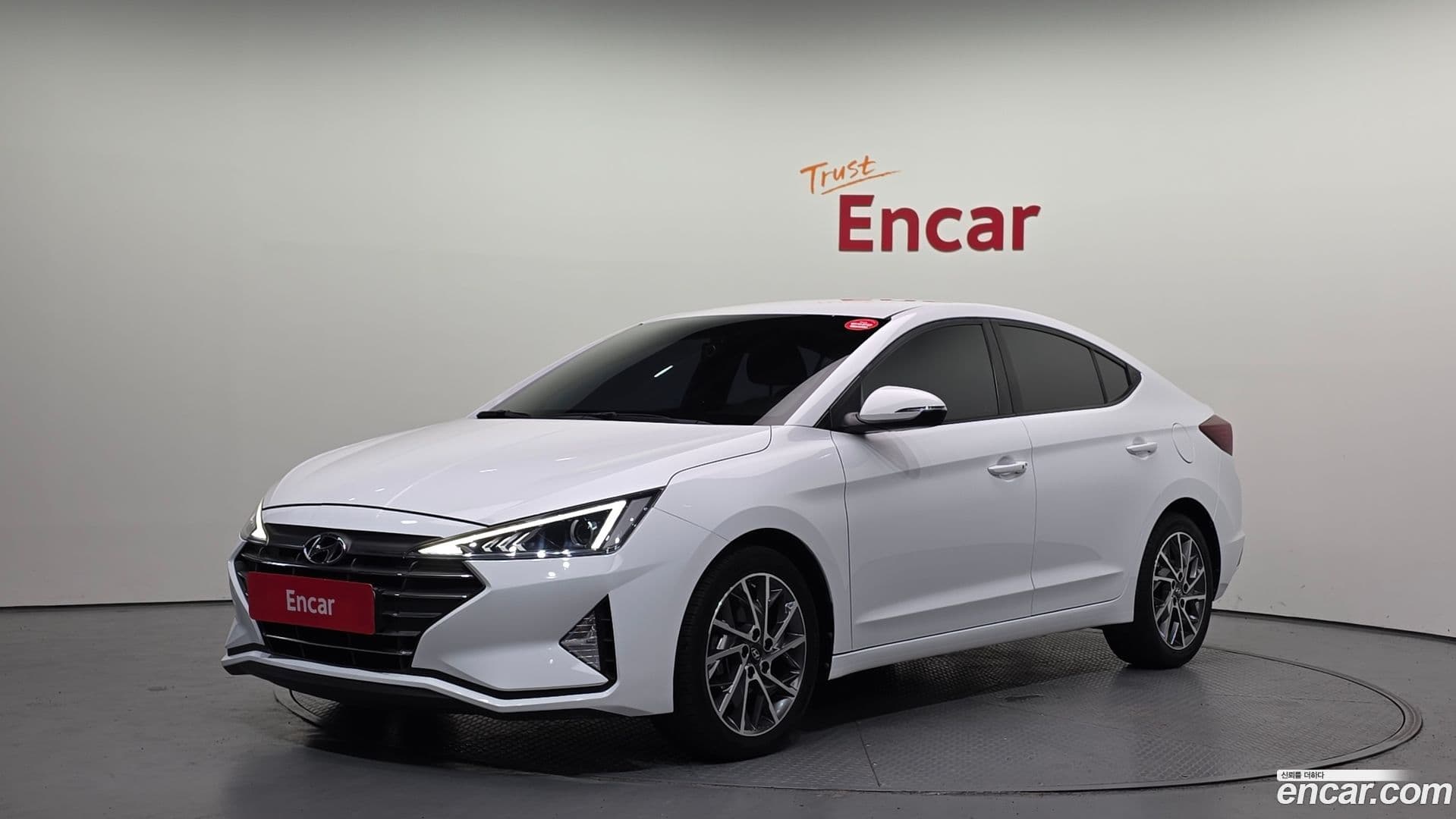 Main__Slider__Photo:AVANTE Hyundai 2019.6-0