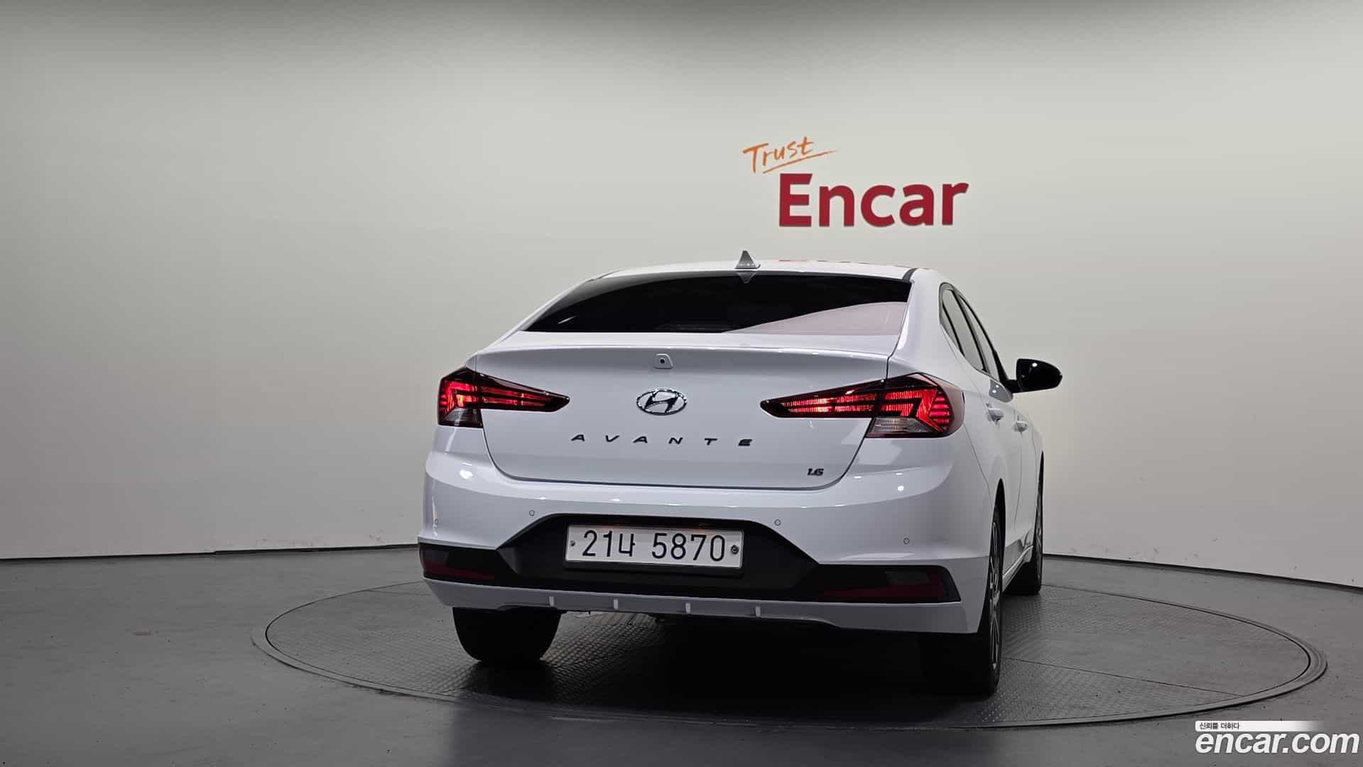 AVANTE Hyundai 2019.6-OUTER-004