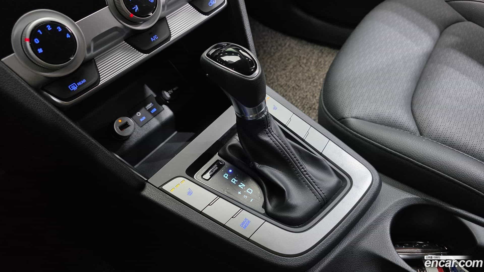 AVANTE Hyundai 2019.6-INNER-009