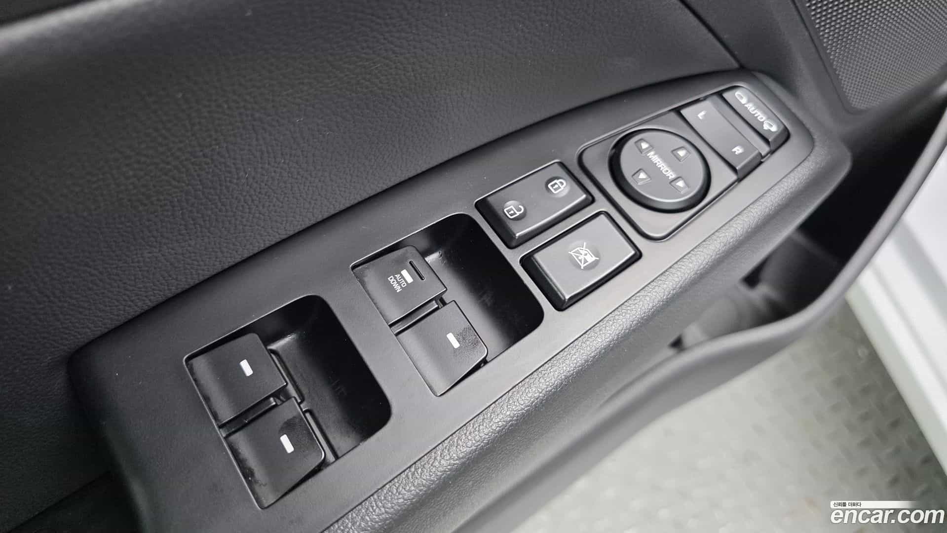 AVANTE Hyundai 2019.6-OPTION-016