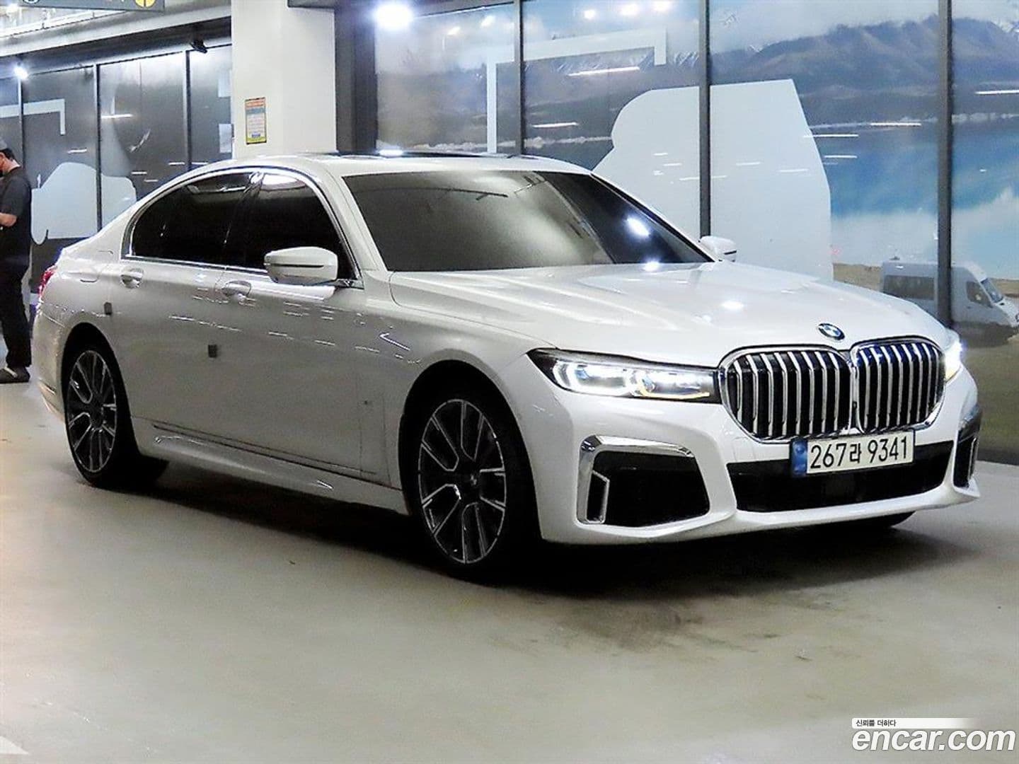 Main__Slider__Photo:7-Series BMW 2021.3-0