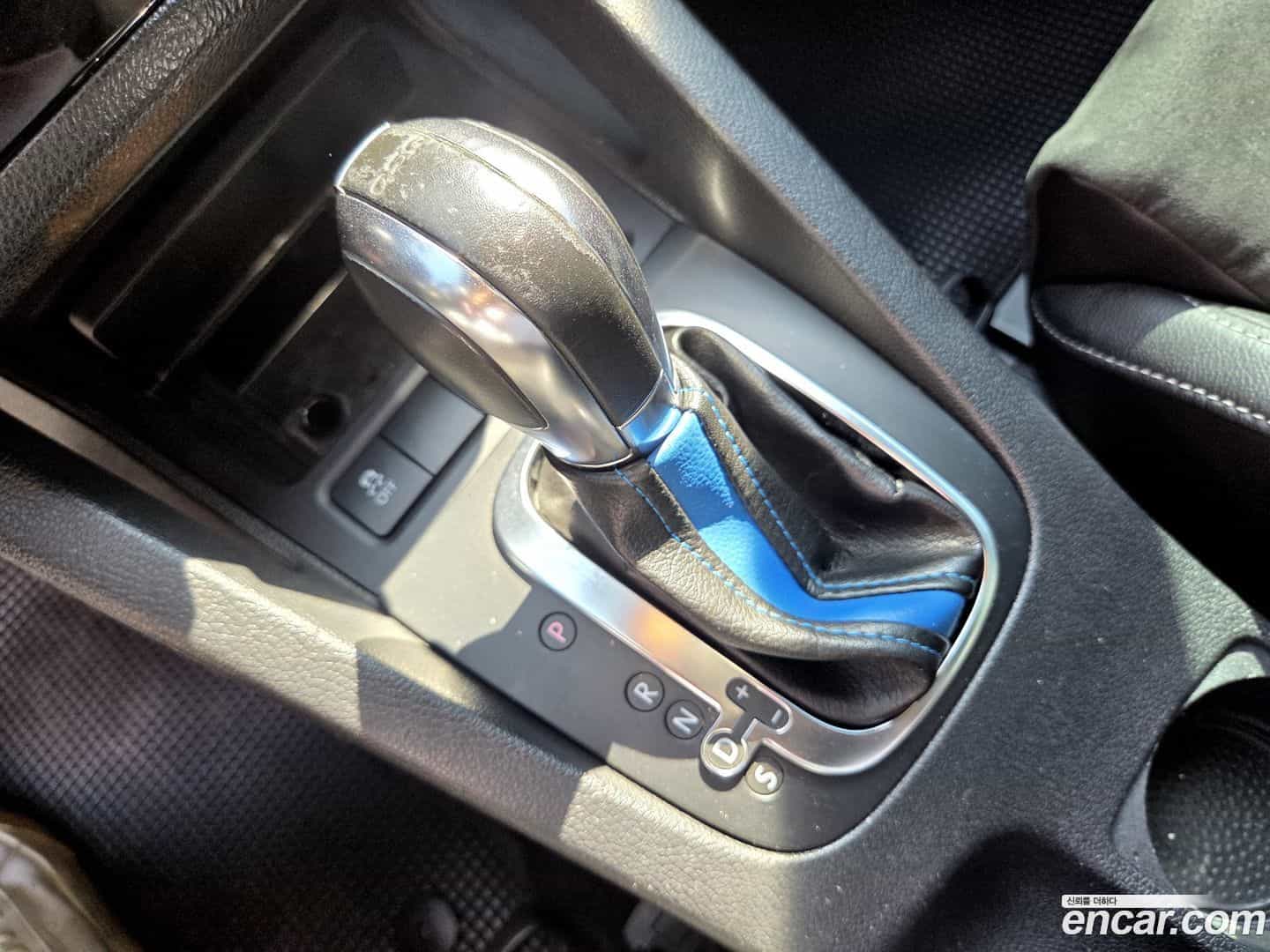 Scirocco Volkswagen 2013.11-OPTION-018