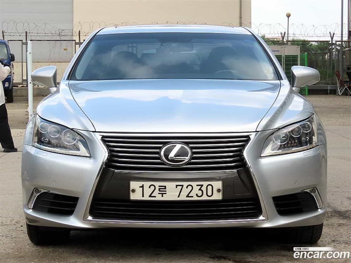 LS Lexus 2014.6-OUTER-001