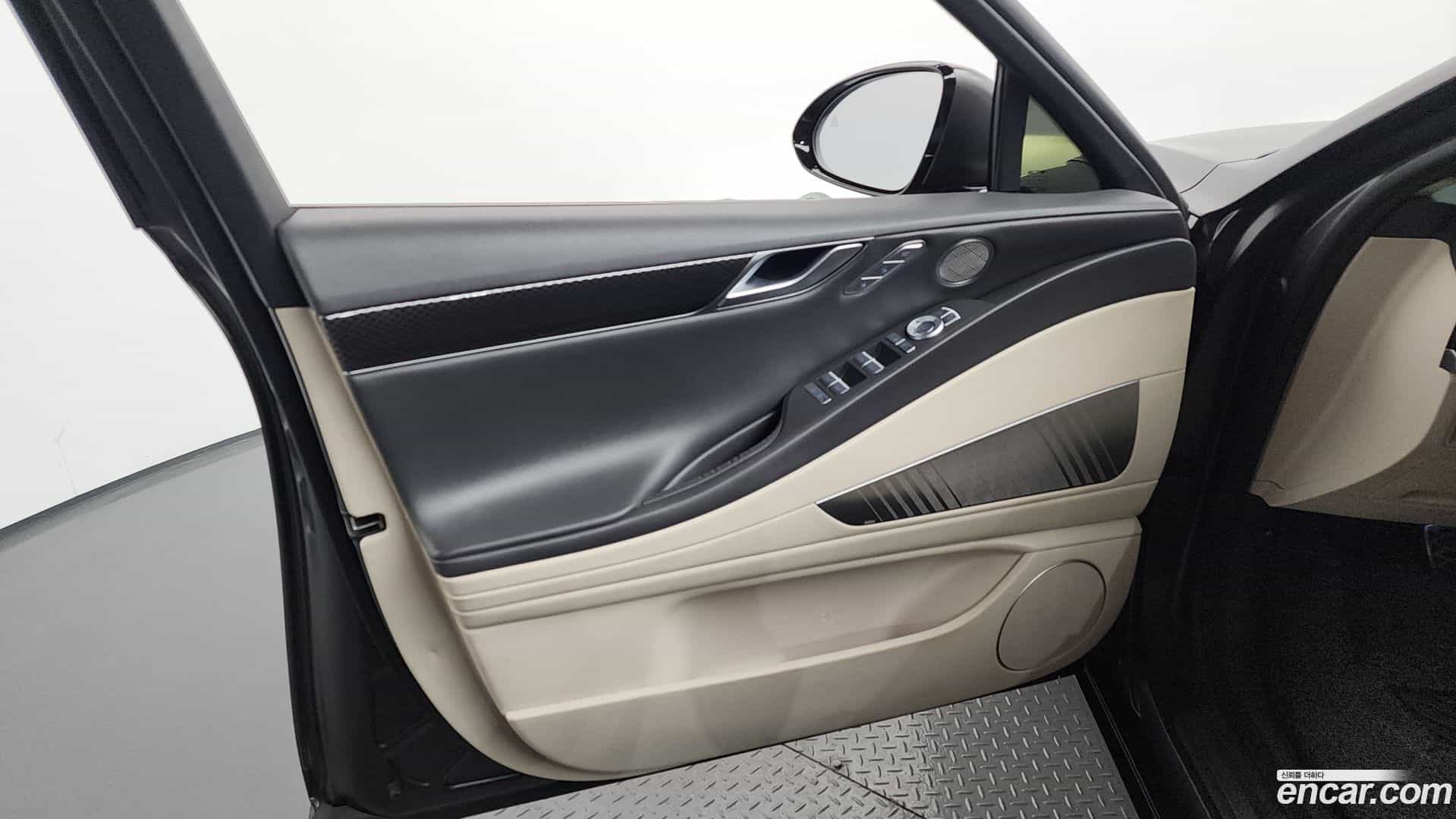 G80 Genesis 2022.1-INNER-034