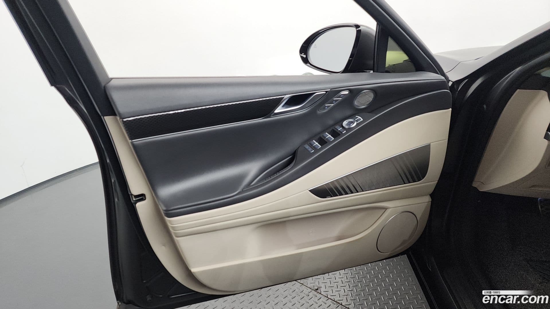 Main__Slider__Photo:G80 Genesis 2022.1-23