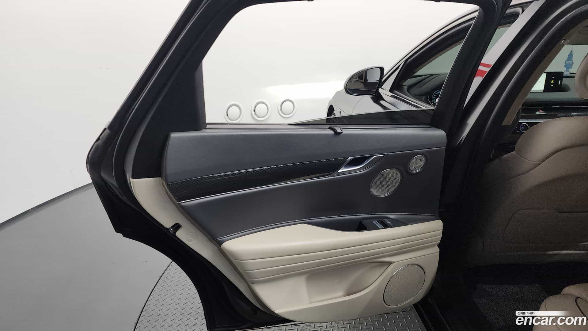 G80 Genesis 2022.1-INNER-035