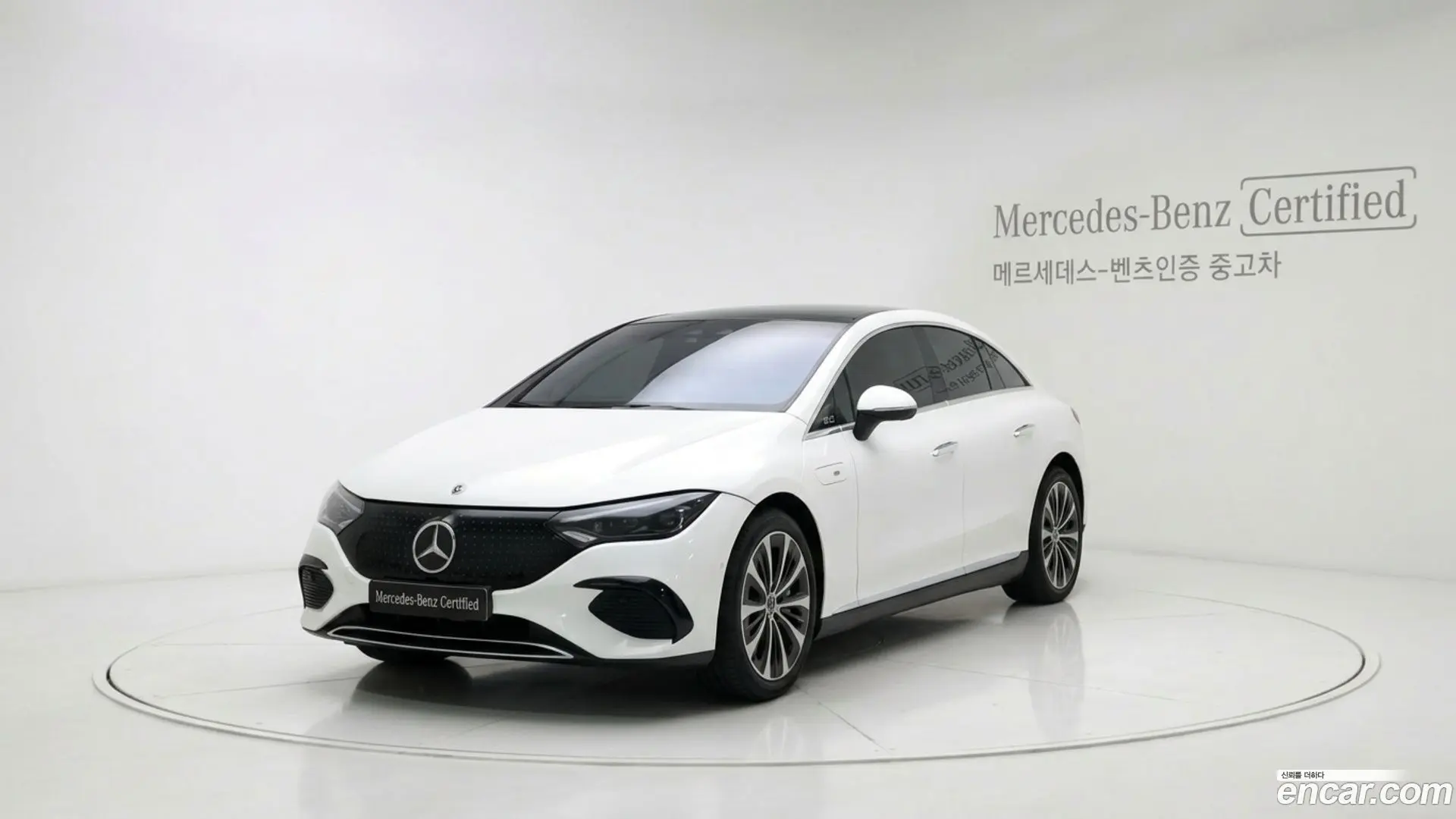 Main__Slider__Photo:EQE Mercedes-Benz 2022.11-0