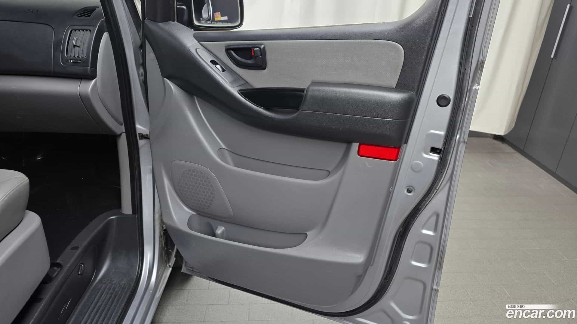Starex Hyundai 2020.10-INNER-035