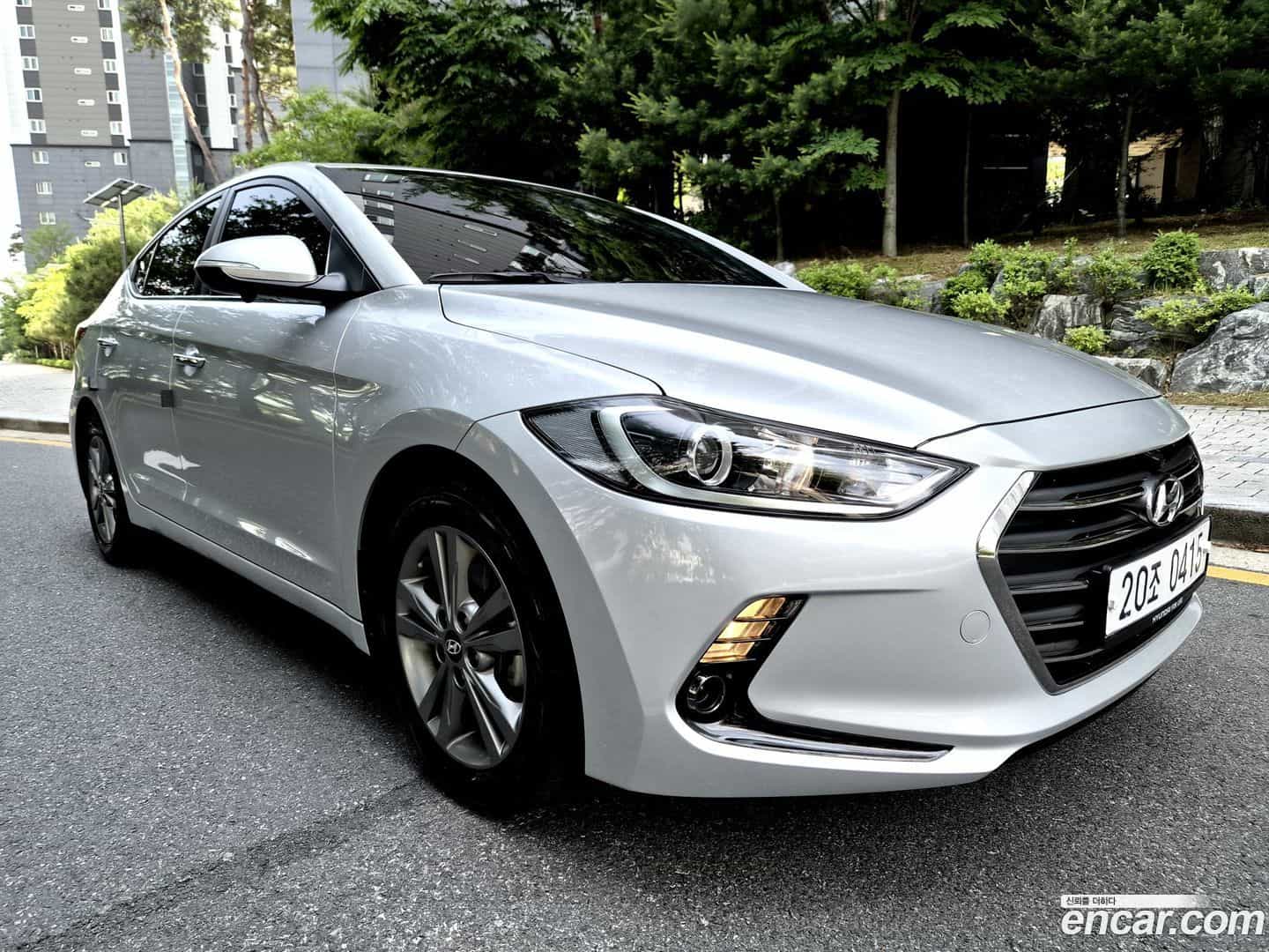 AVANTE Hyundai 2016.2-OUTER-003