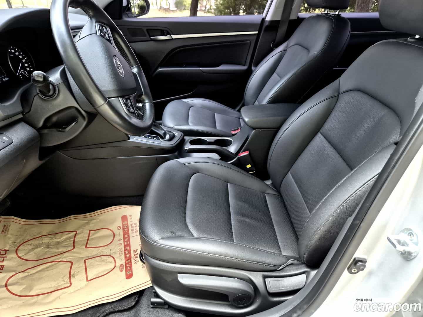 AVANTE Hyundai 2016.2-INNER-010