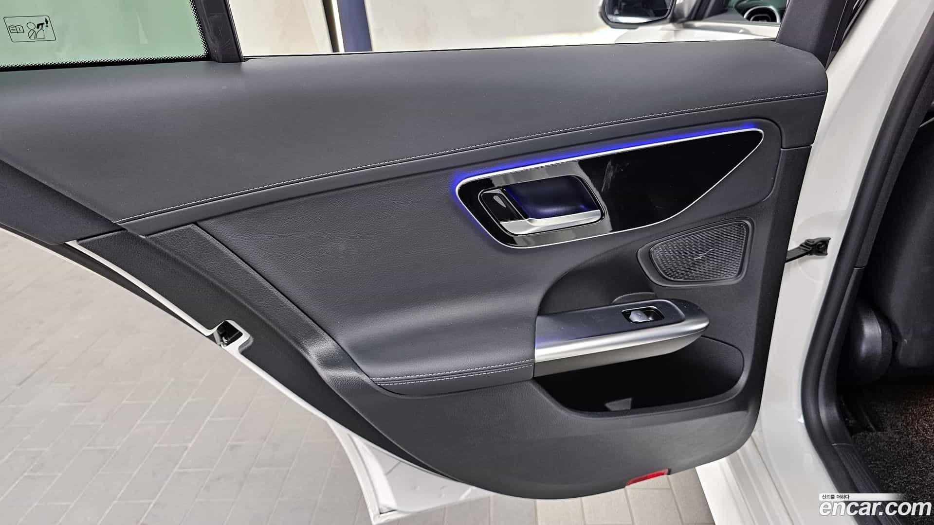 C-Class Mercedes-Benz 2024.5-INNER-035