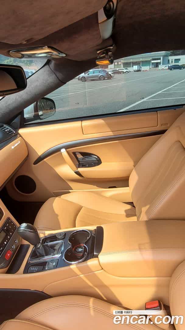 GranTurismo Maserati 2010.11-INNER-009