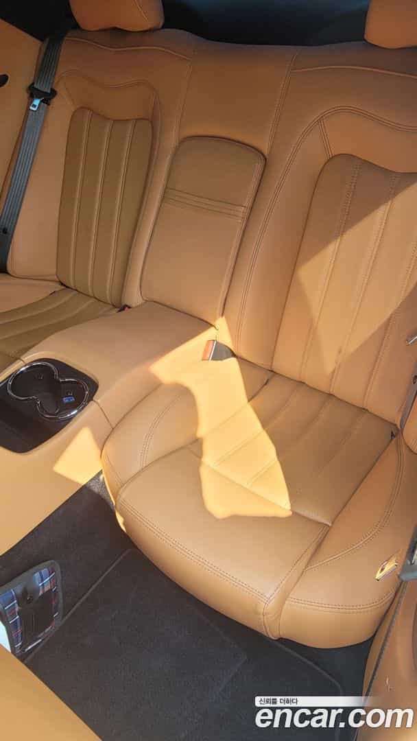 GranTurismo Maserati 2010.11-INNER-010