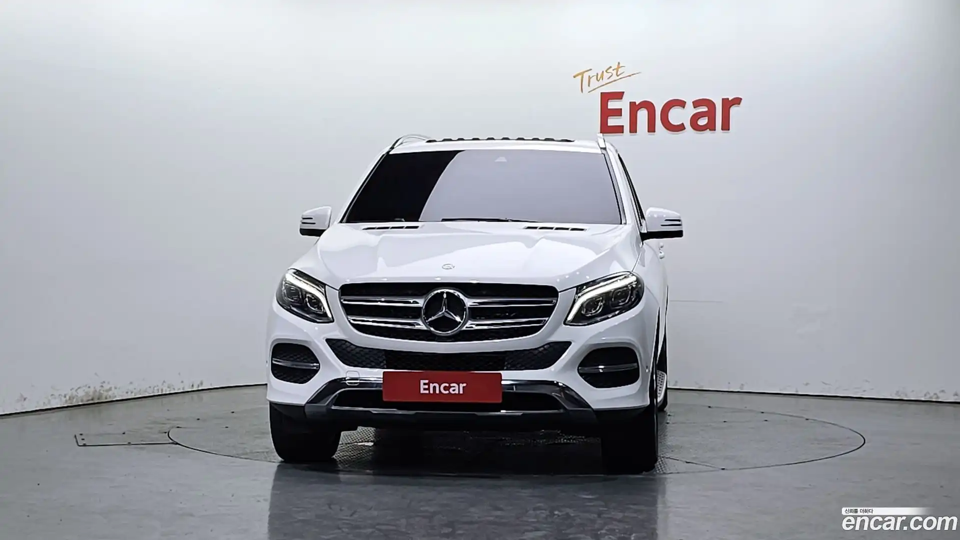 GLE-Class Mercedes-Benz 2017.1-OUTER-003