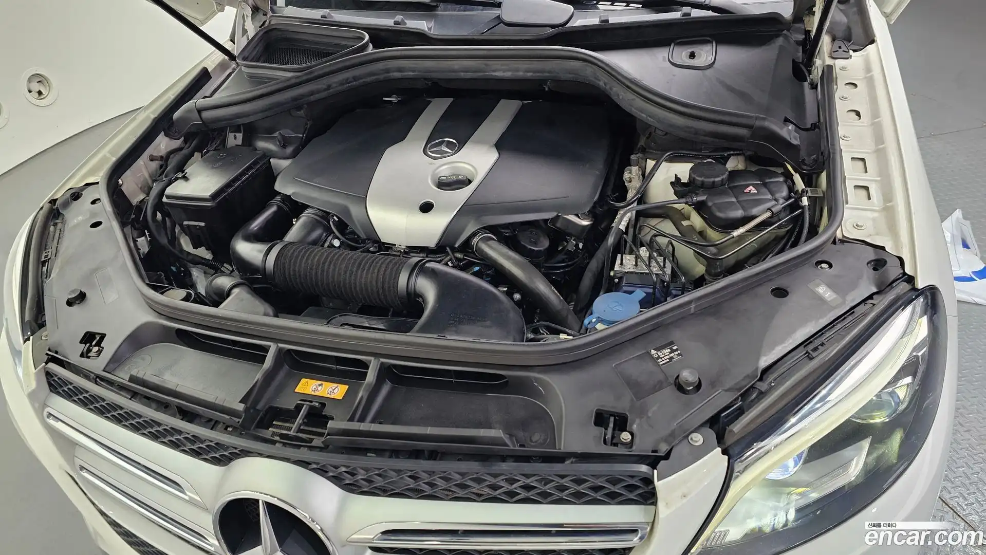 GLE-Class Mercedes-Benz 2017.1-OUTER-006