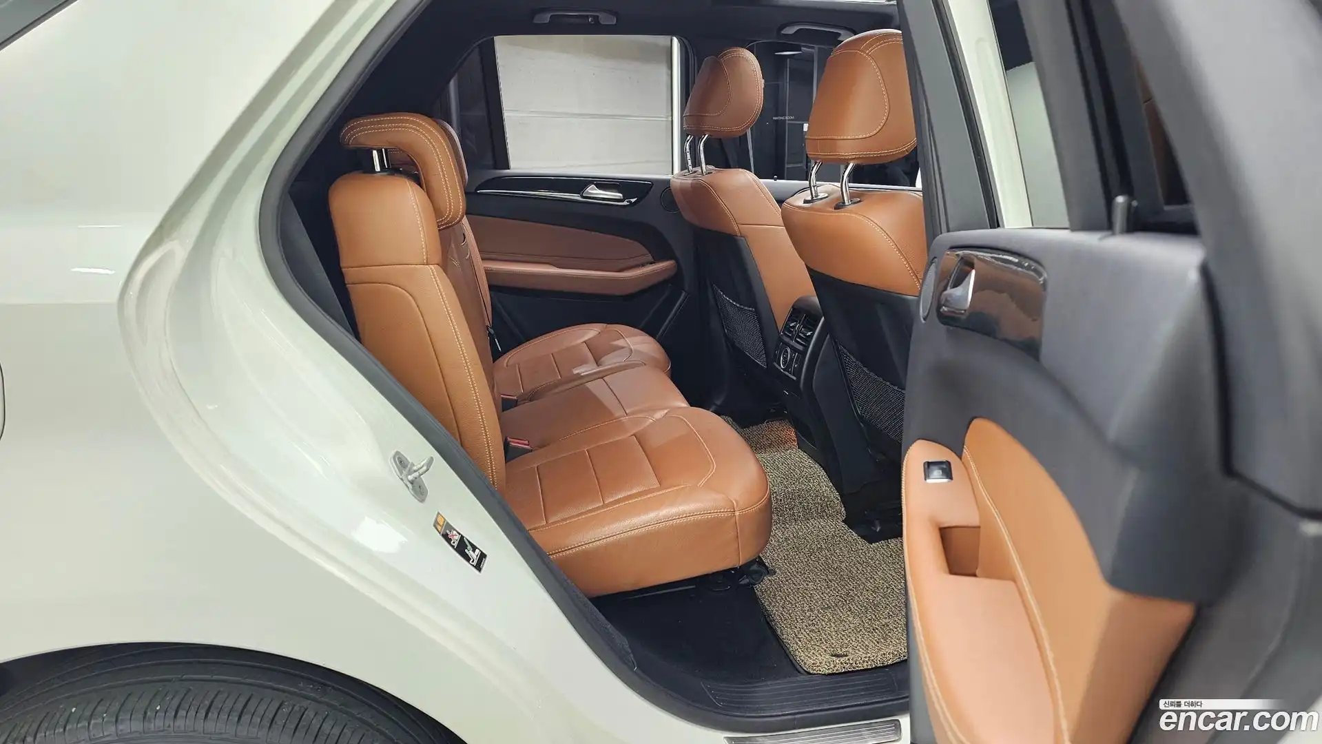 GLE-Class Mercedes-Benz 2017.1-OPTION-015