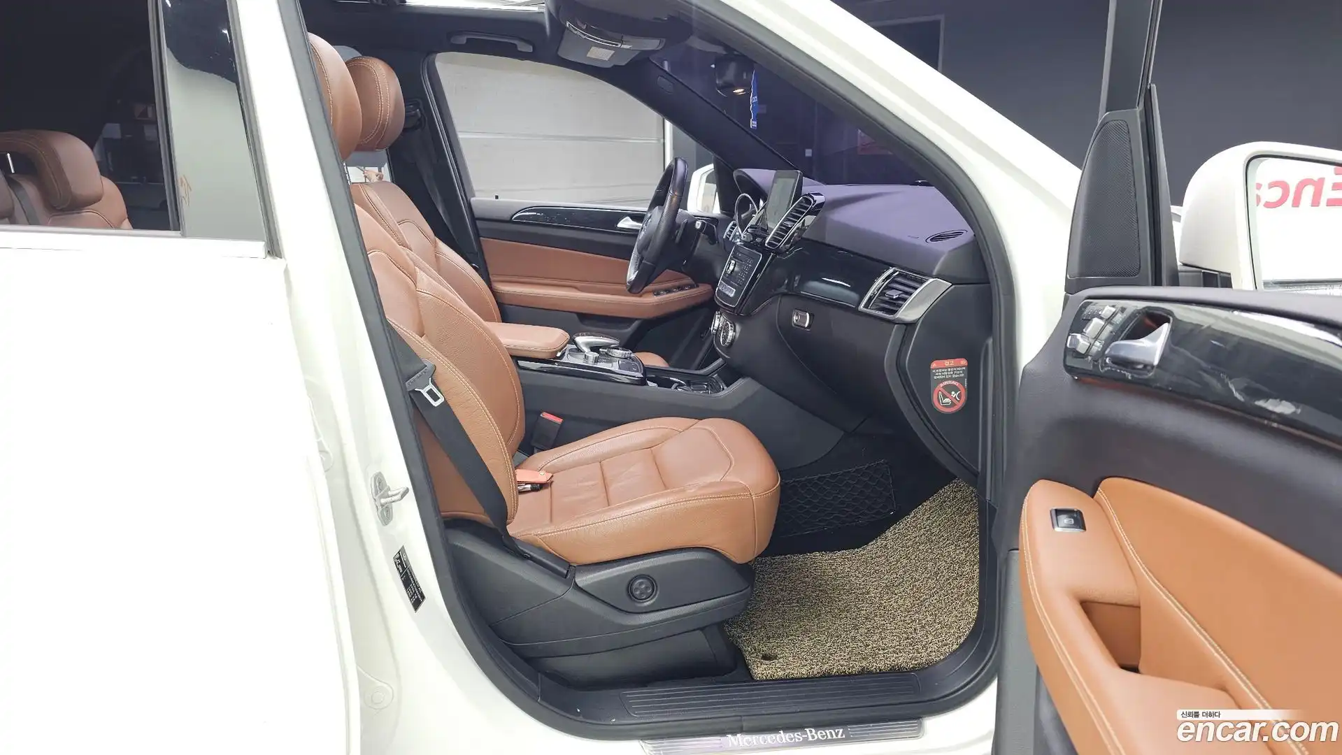 GLE-Class Mercedes-Benz 2017.1-OPTION-016