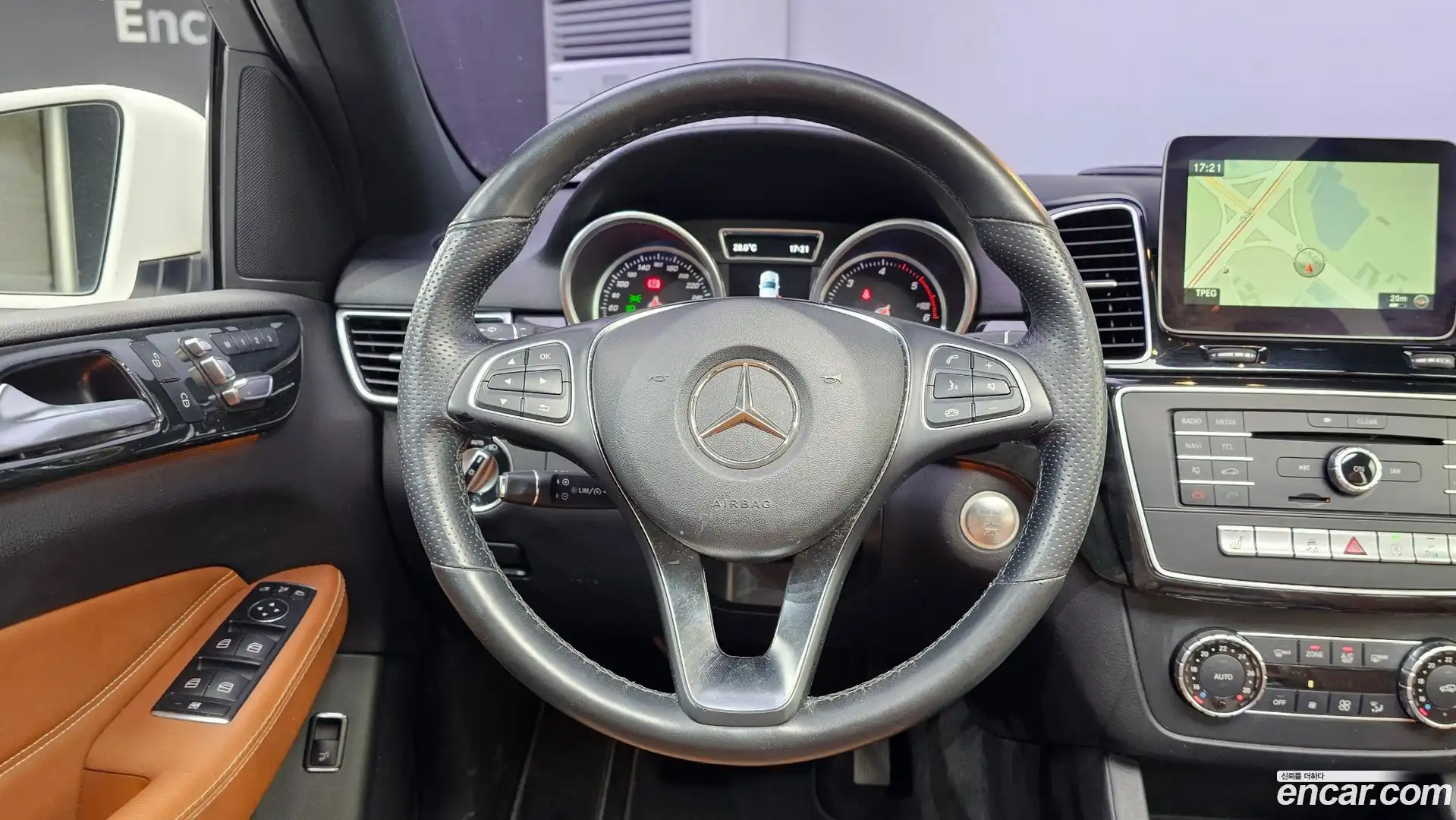 GLE-Class Mercedes-Benz 2017.1-OPTION-017