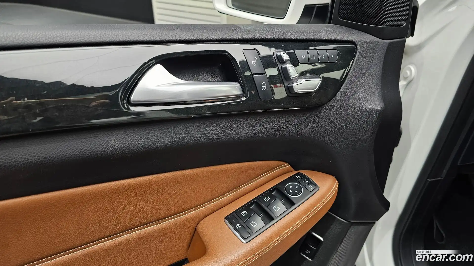 GLE-Class Mercedes-Benz 2017.1-OPTION-020