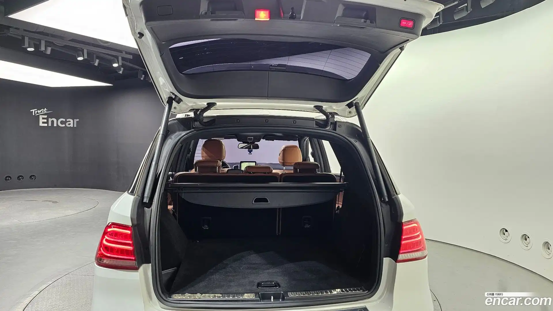 GLE-Class Mercedes-Benz 2017.1-OPTION-024