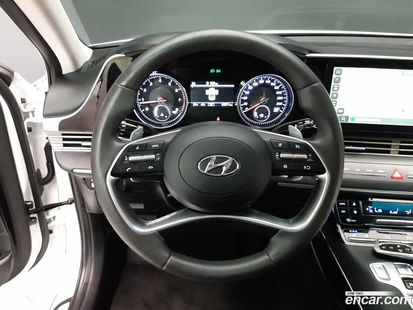 Grandeur Hyundai 2021.9-OPTION-024