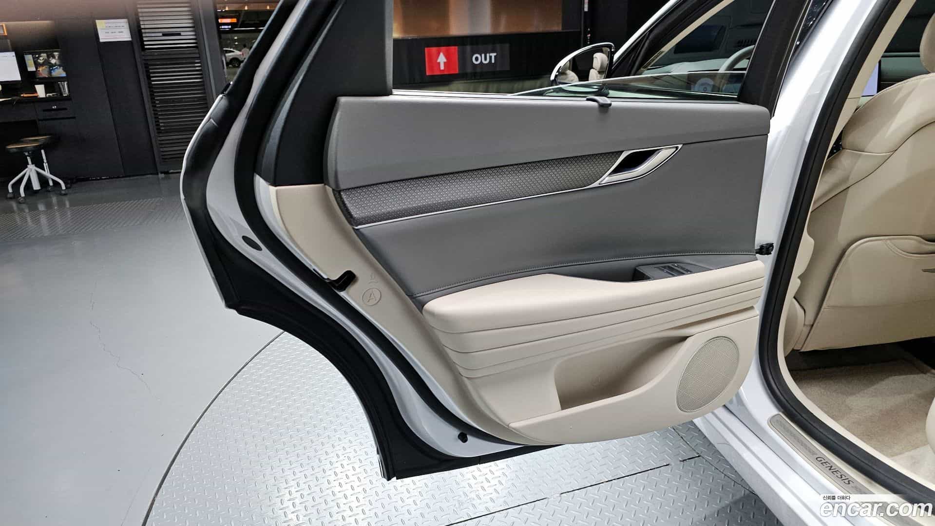 G80 Genesis 2024.3-INNER-035