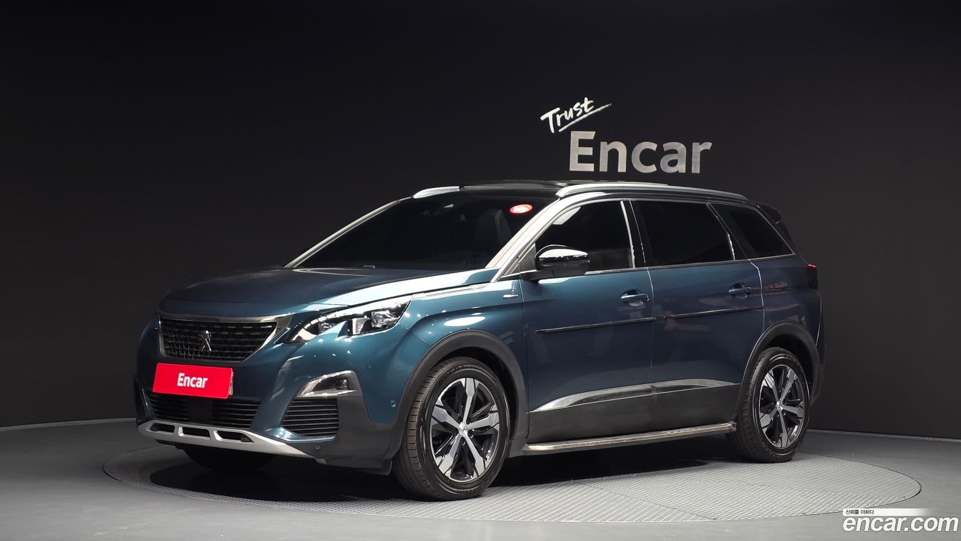 Main__Slider__Photo:5008 Peugeot 2018.8-0