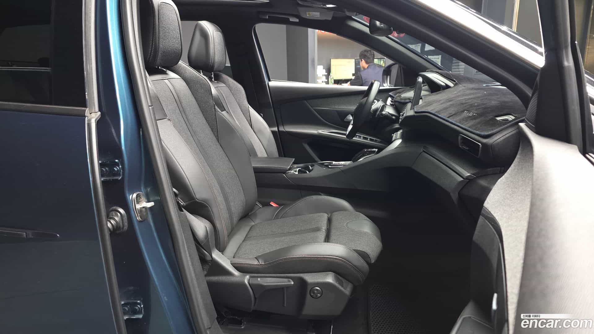 5008 Peugeot 2018.8-OPTION-015