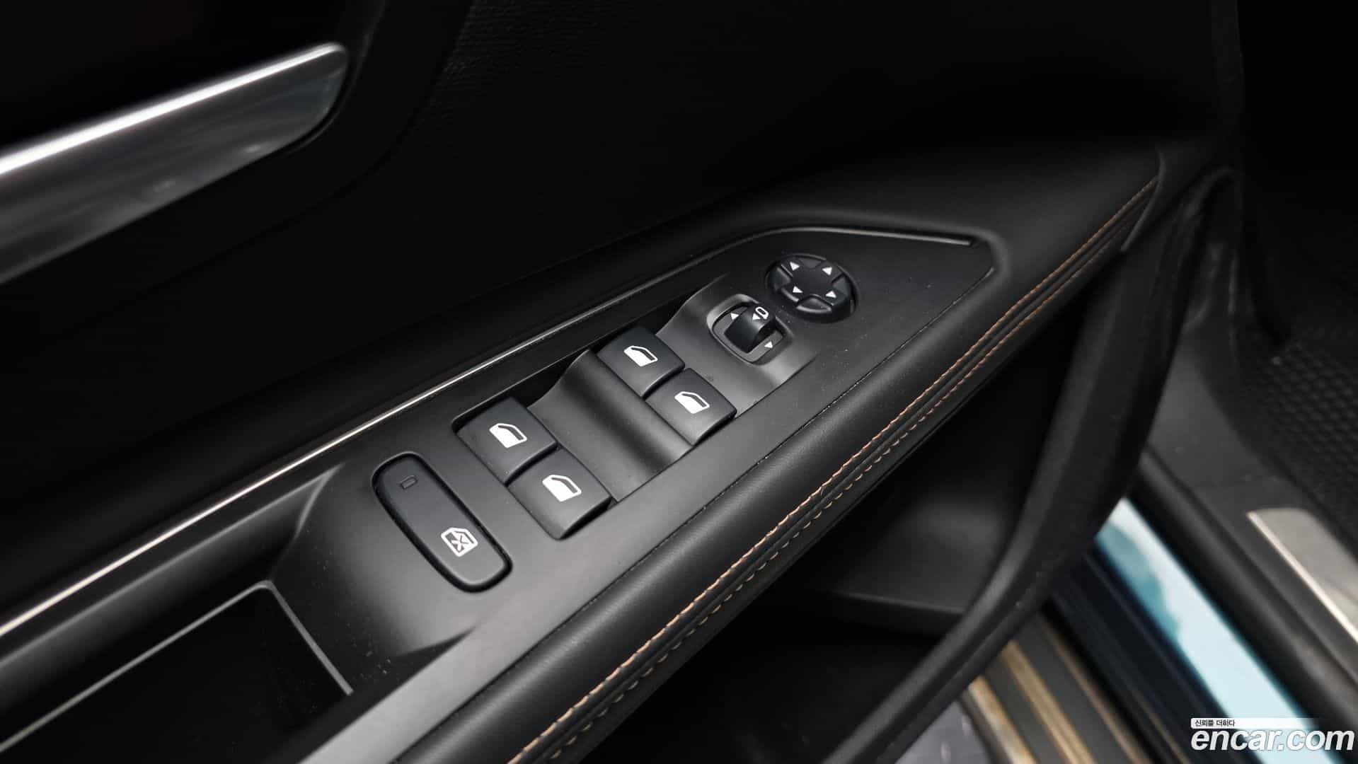 5008 Peugeot 2018.8-OPTION-043