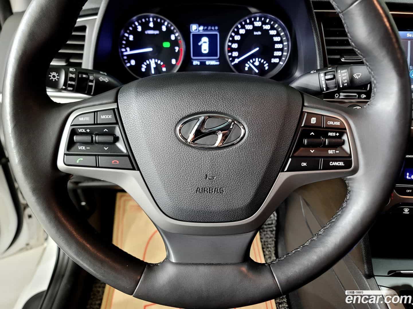 AVANTE Hyundai 2016.7-OPTION-015