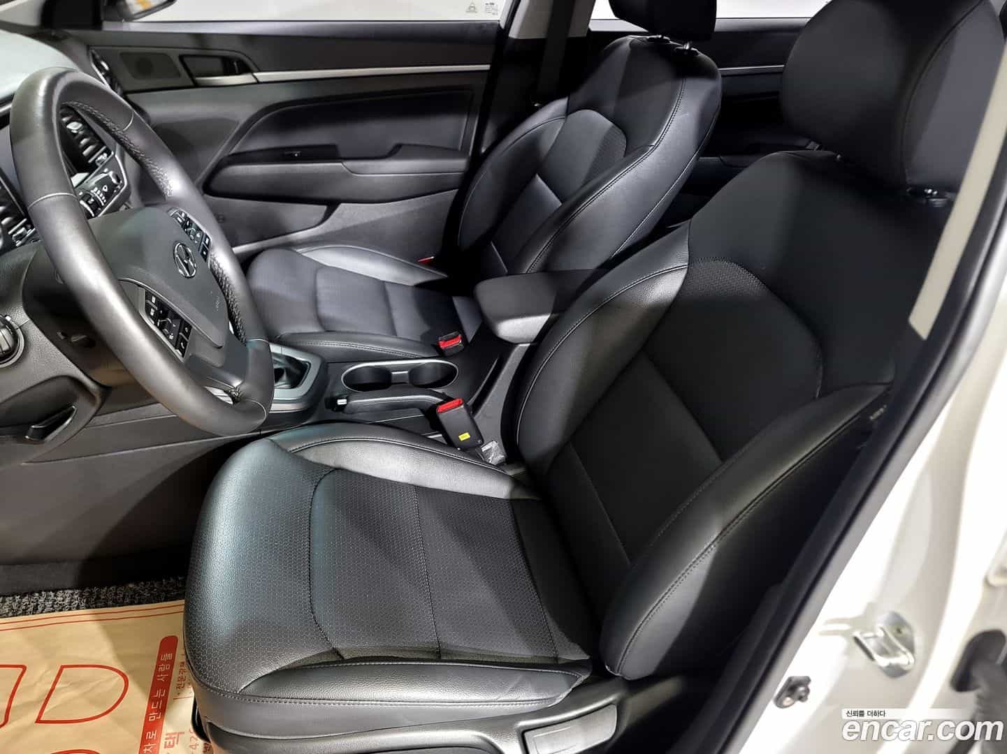 AVANTE Hyundai 2016.7-OPTION-022