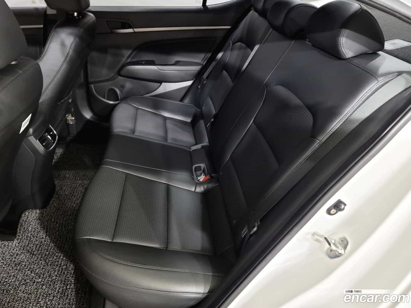 AVANTE Hyundai 2016.7-OPTION-023