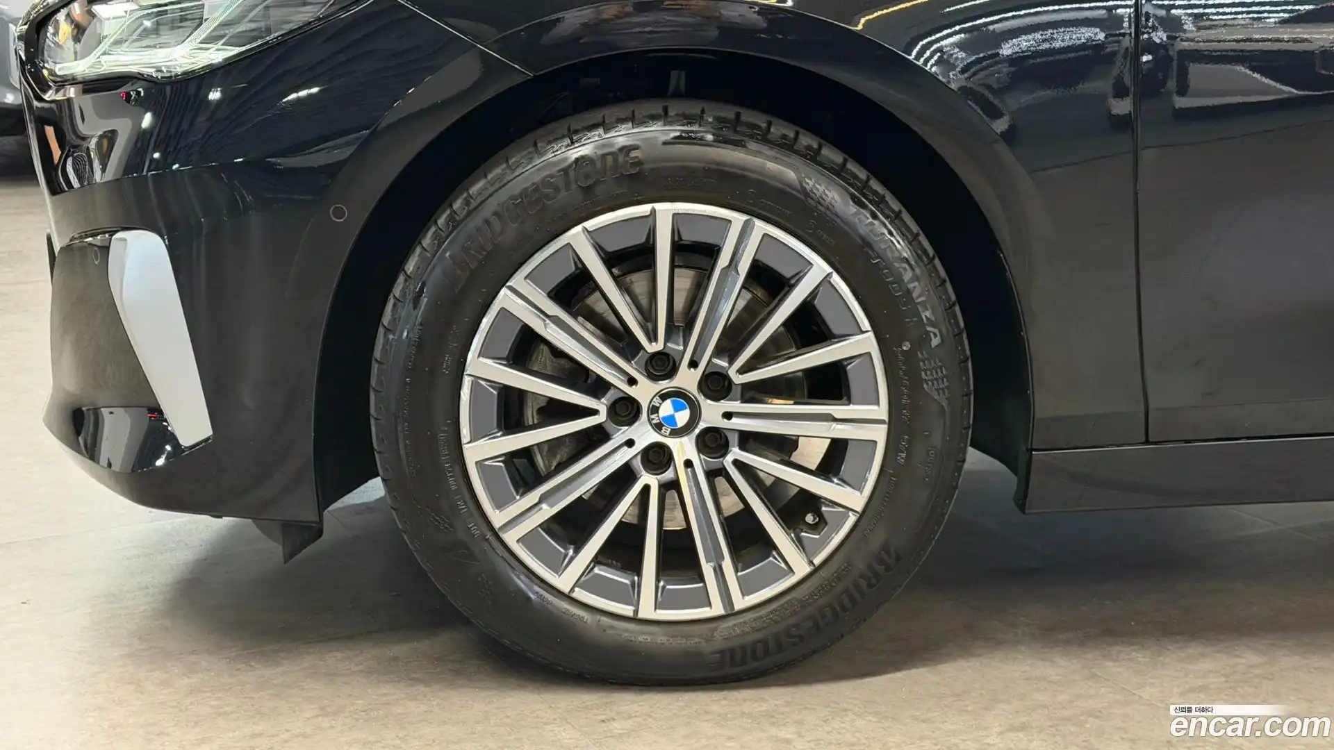 2-Series BMW 2023.8-OUTER-005